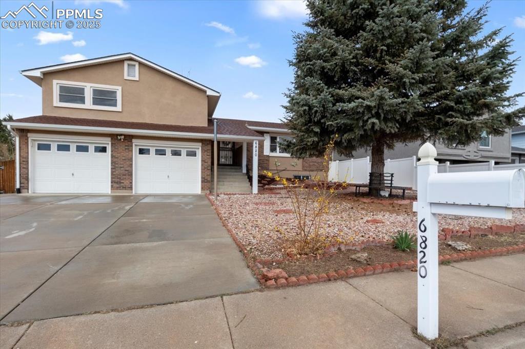 6820 Blue River Way, Colorado Springs, CO 80911
