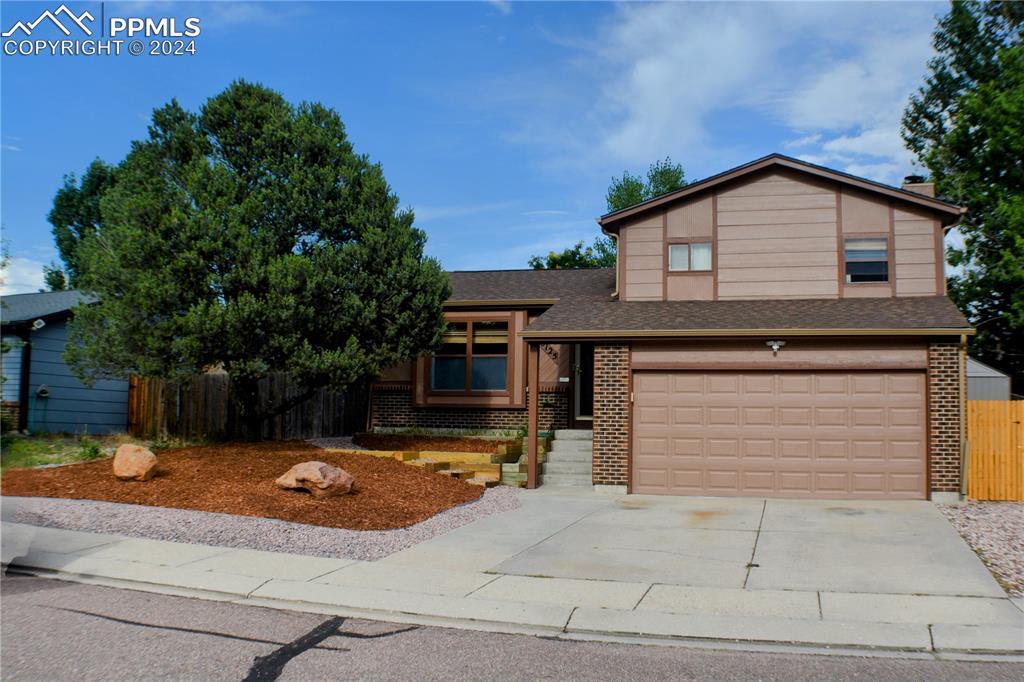 8125 Essington Dr., Colorado Springs, CO 80920