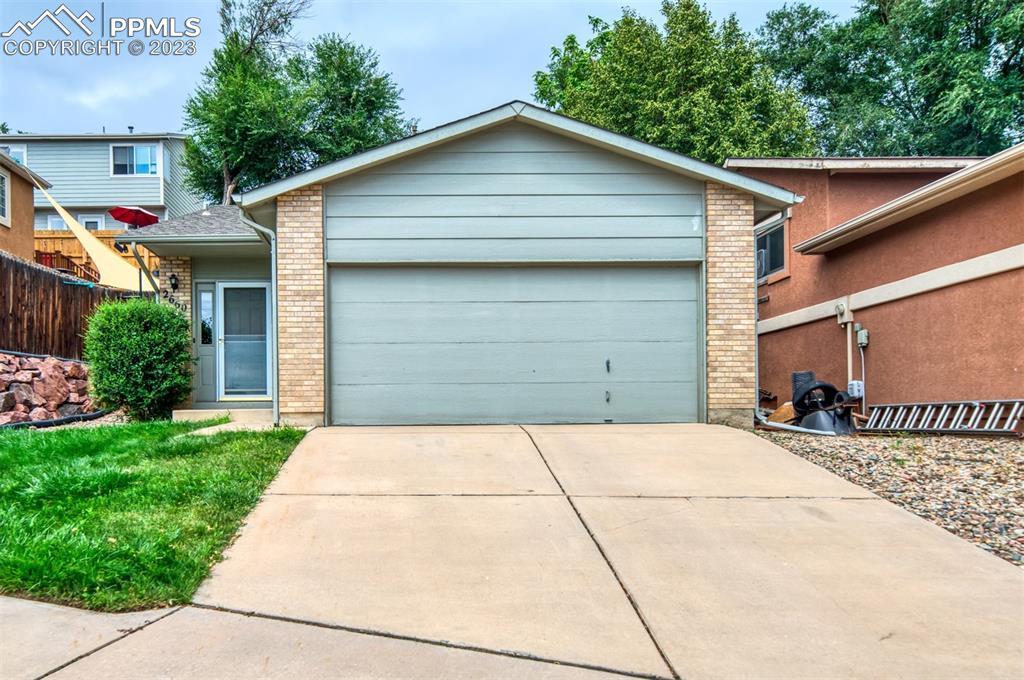 2660 Christopher Ter., Colorado Springs, CO 80907