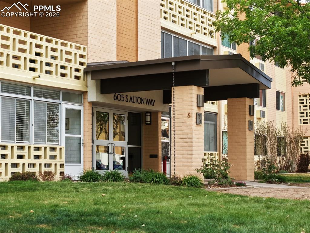 605 S Alton Way #12C, Denver, CO 80247