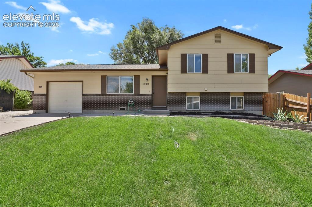1019 De La Vista Ln., Colorado Springs, CO 80911