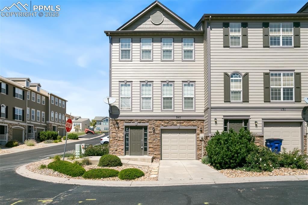940 Burning Bush Point, Monument, CO 80132