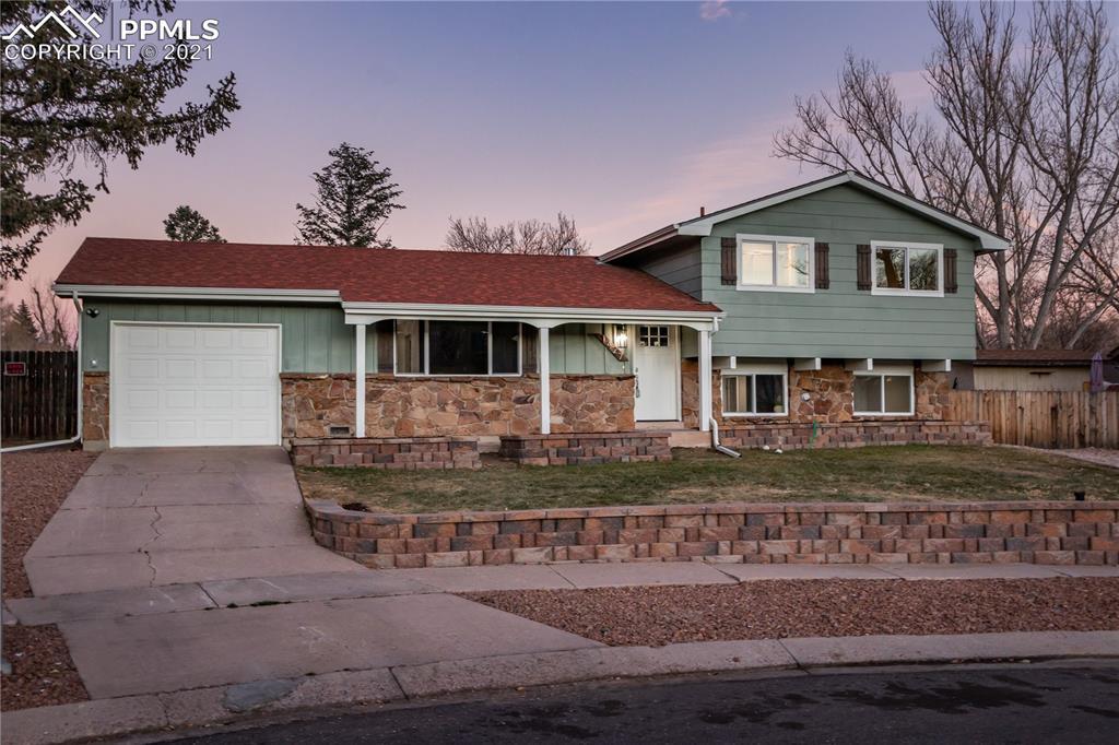 1427 Osgood Rd., Colorado Springs, CO 80915