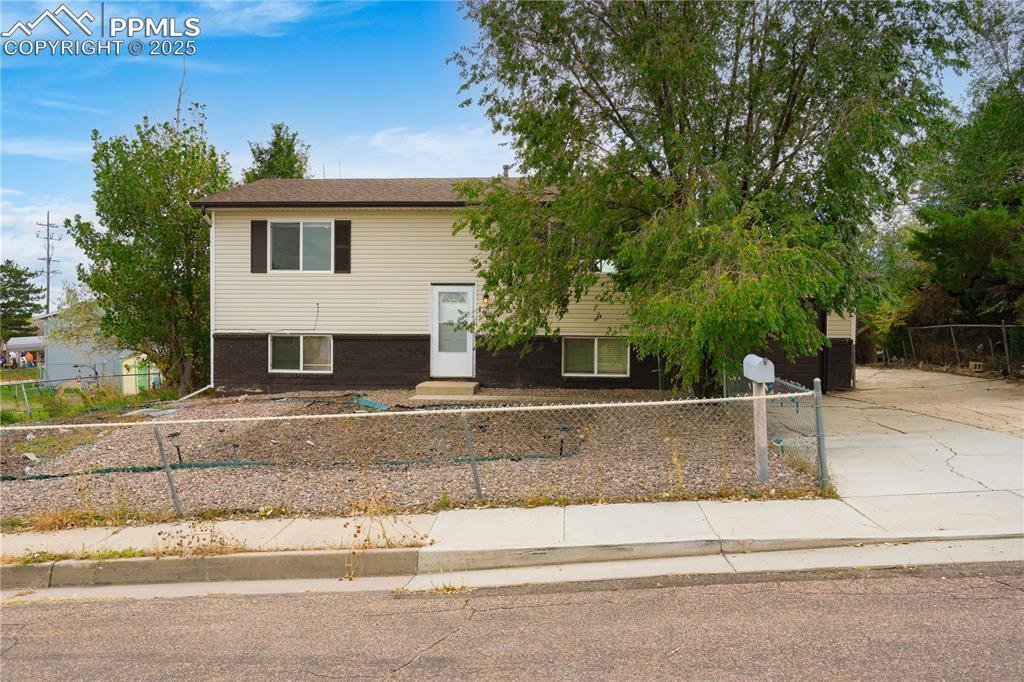 1965 S Chamberlin, Colorado Springs, CO 80906
