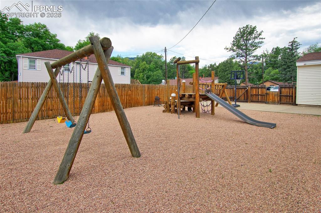 1015 W Cheyenne Rd., Colorado Springs, CO 80906