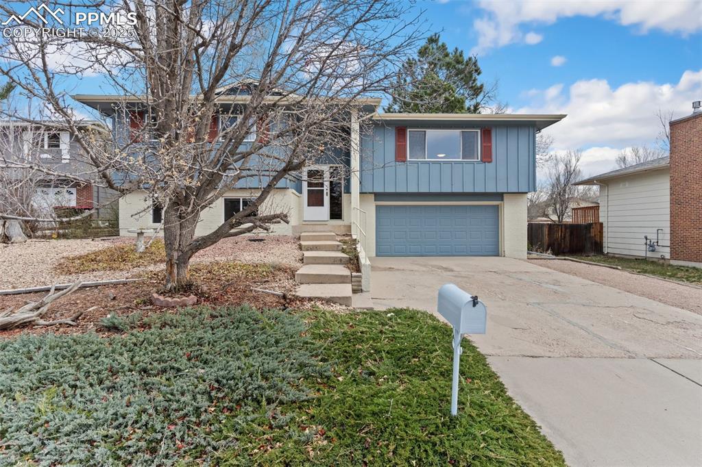 1713 Russell Cir., Colorado Springs, CO 80915