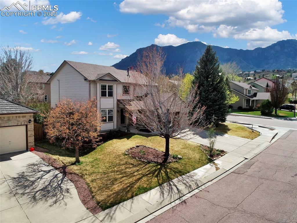 705 Robinglen Ct., Colorado Springs, CO 80906