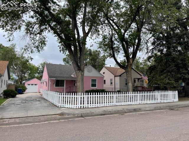 418 Bonfoy Ave., Colorado Springs, CO 80909