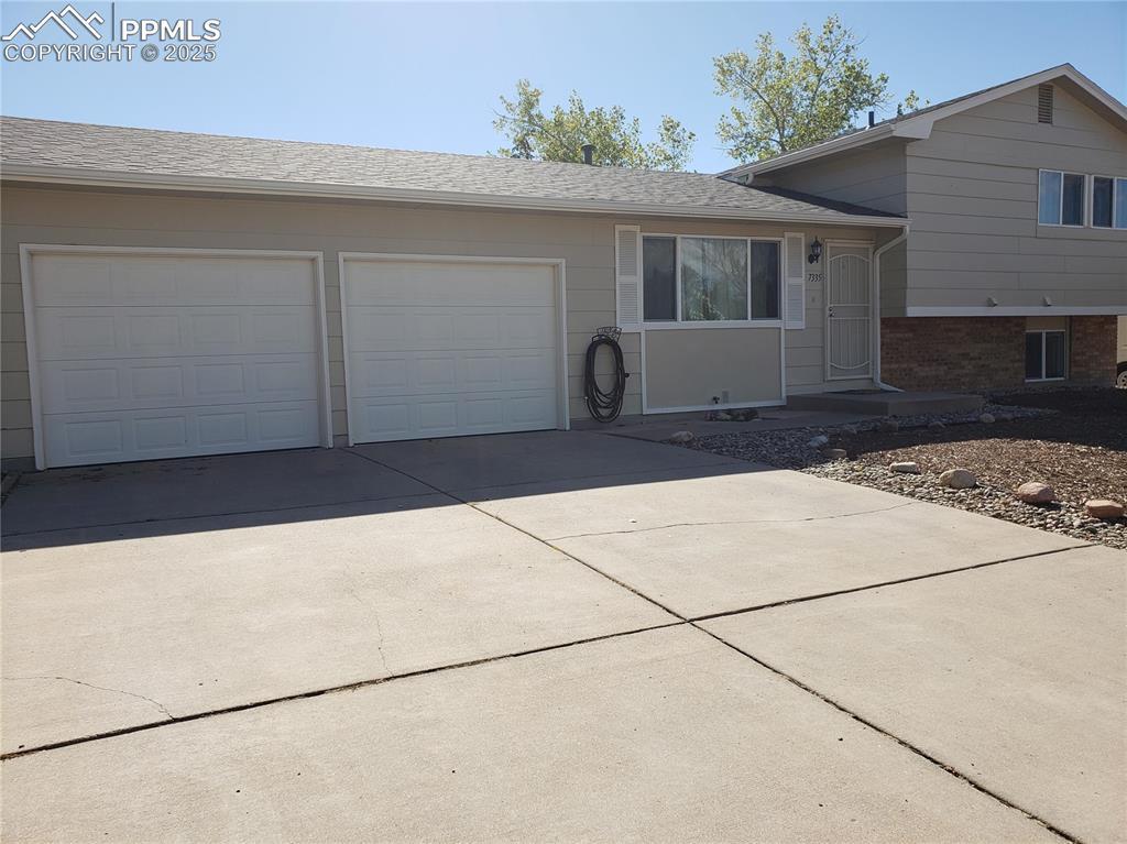 7335 Grand Valley Dr., Colorado Springs, CO 80911