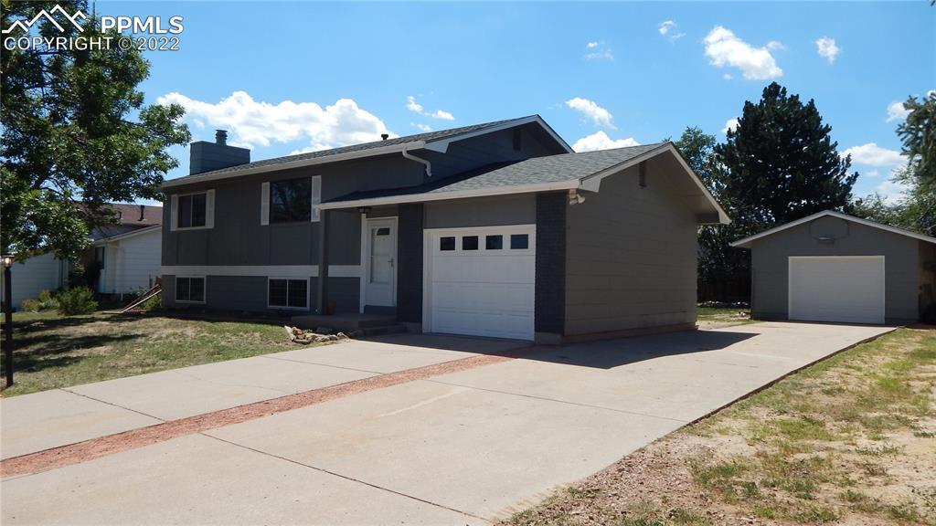 4030 Sandberg Dr., Colorado Springs, CO 80911
