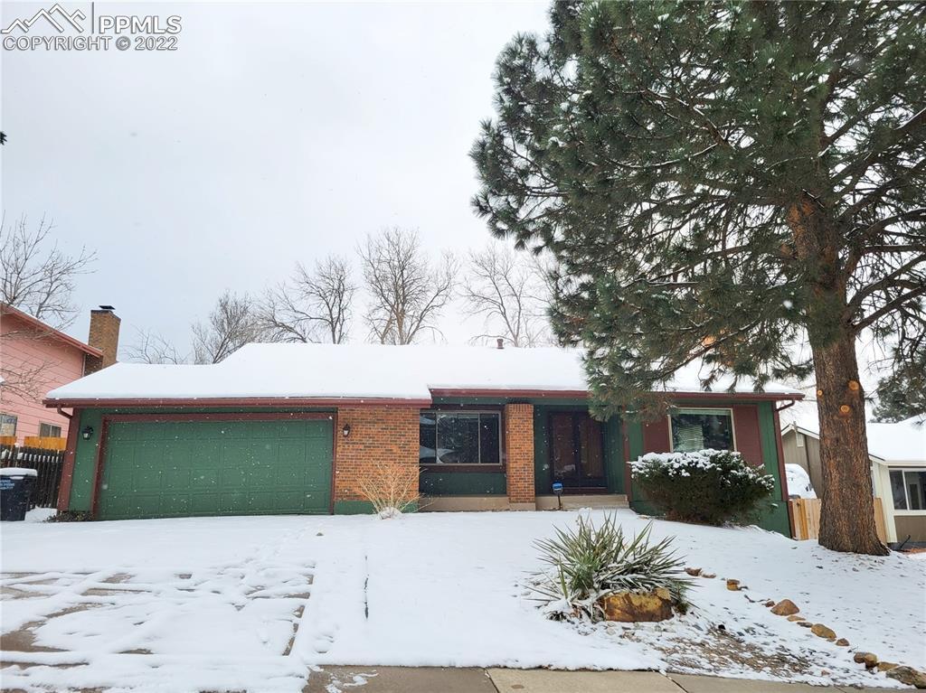 3155 E Oak Creek Dr., Colorado Springs, CO 80906