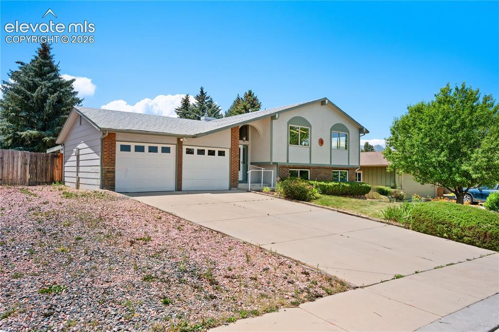 6560 Snowbird Dr., Colorado Springs, CO 80918
