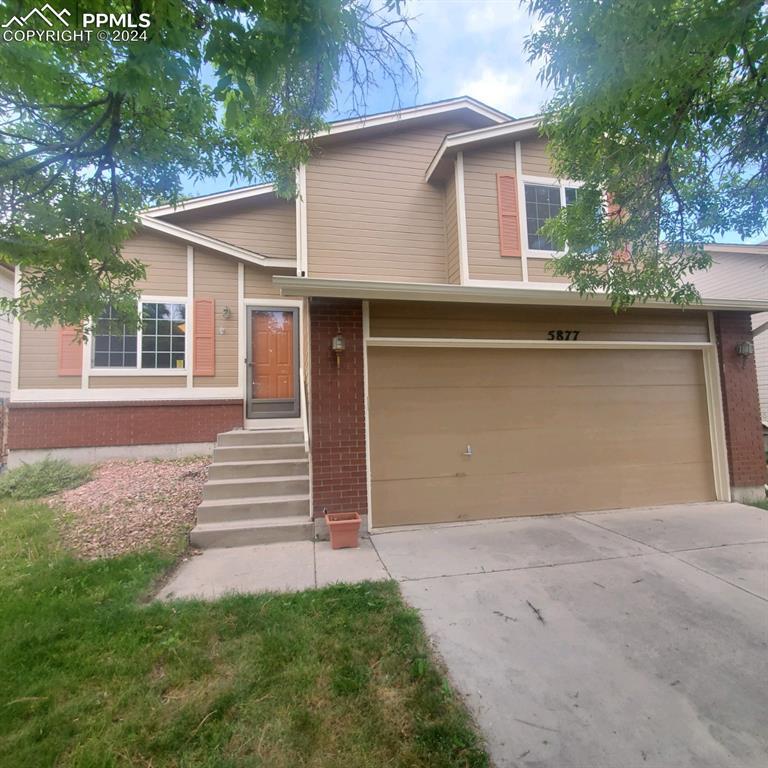 5877 Dutchess Dr., Colorado Springs, CO 80923