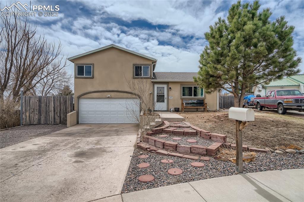 2120 Shawnee Dr., Colorado Springs, CO 80915