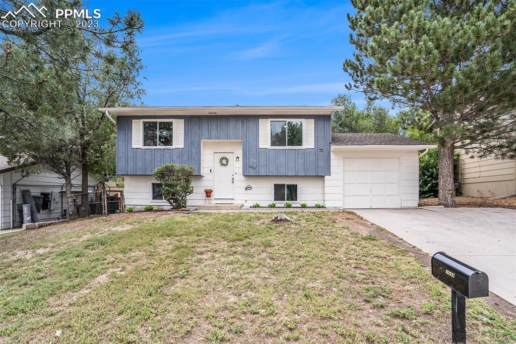 1094 Chiricahua Dr., Colorado Springs, CO 80915