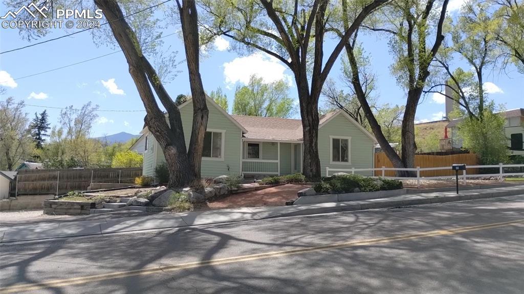608 Manitou Blvd., Colorado Springs, CO 80904