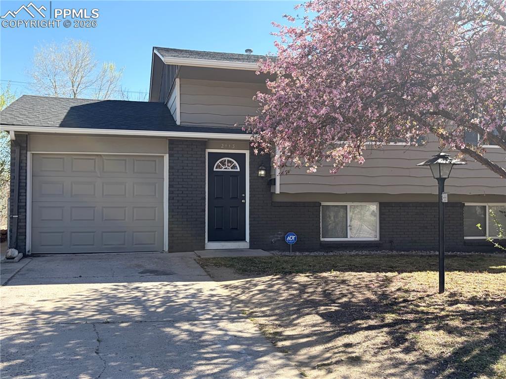 2113 Saranac Dr., Colorado Springs, CO 80910