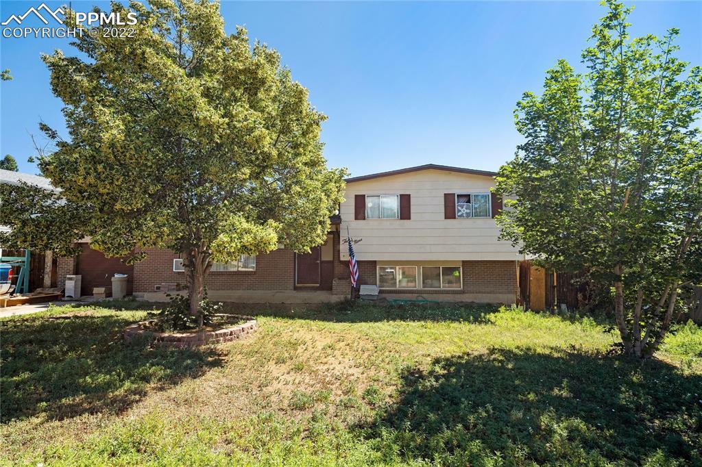 39 E Clover Cir., Colorado Springs, CO 80906