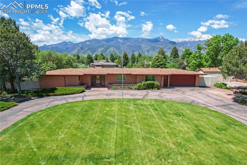 2390 Mesa Rd., Colorado Springs, CO 80904