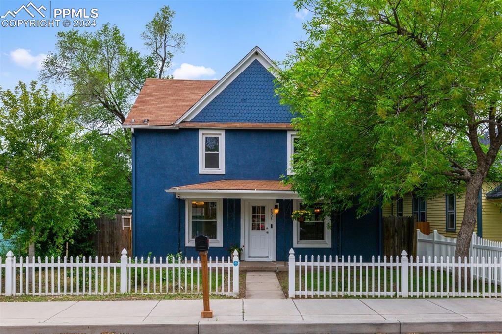 2905 W Uintah St., Colorado Springs, CO 80904