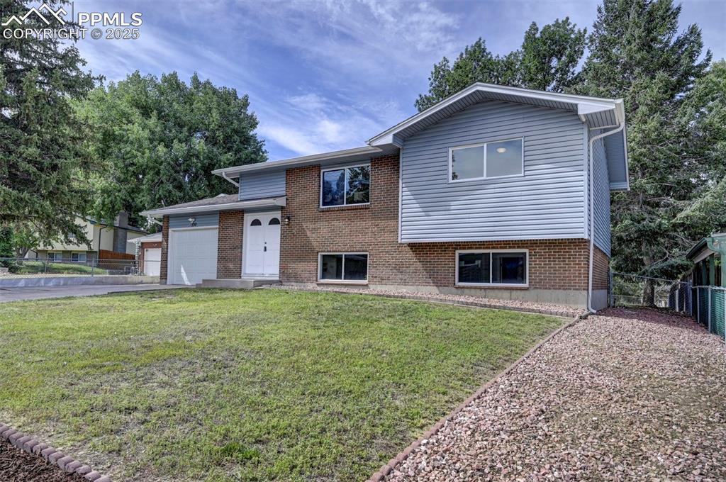 130 Estrella Vista St., Colorado Springs, CO 80911
