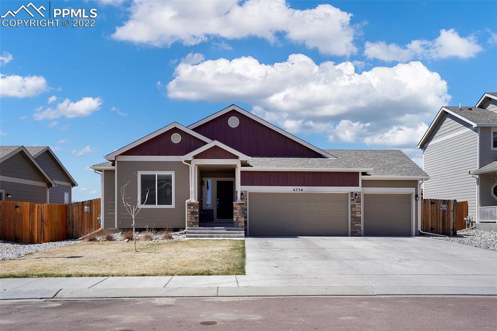 6754 Phantom Way, Colorado Springs, CO 80925