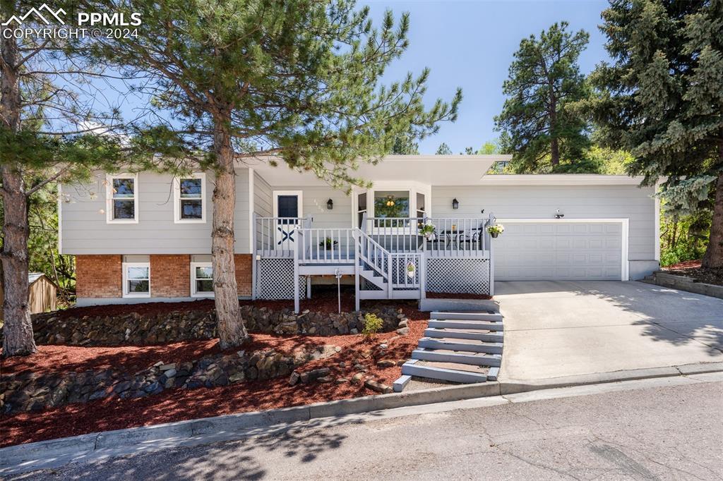 1135 Garlock Ln., Colorado Springs, CO 80918