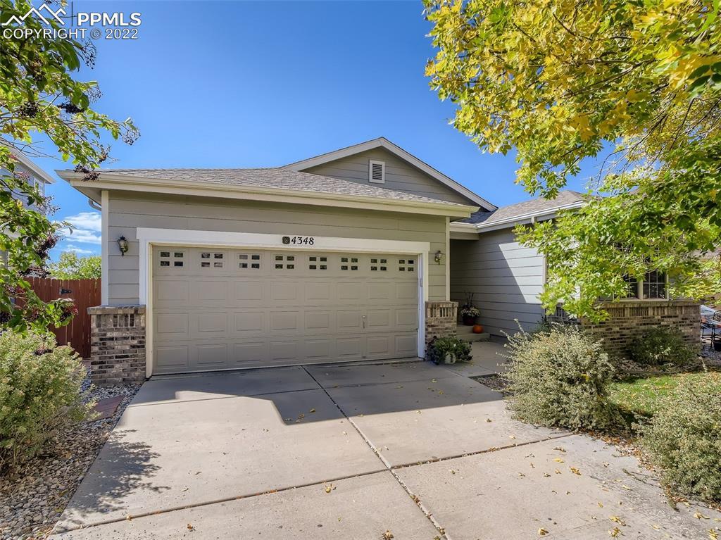 4348 Round Hill Dr., Colorado Springs, CO 80922