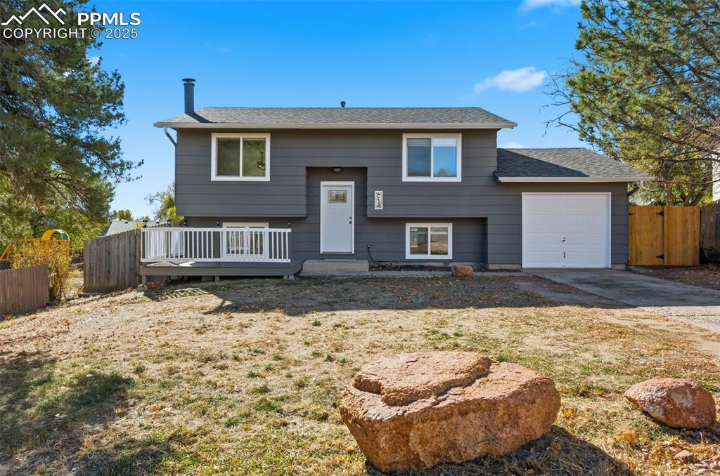 7225 Poteae Dr., Colorado Springs, CO 80915