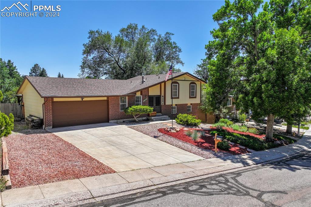 3249 Teardrop Cir., Colorado Springs, CO 80917