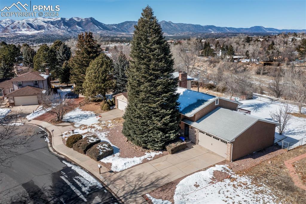 6758 Snowbird Dr., Colorado Springs, CO 80918