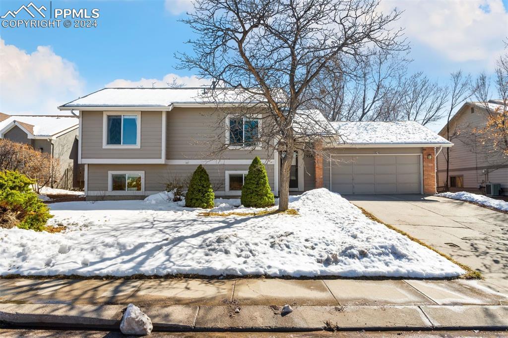 985 Bayfield Dr., Colorado Springs, CO 80906