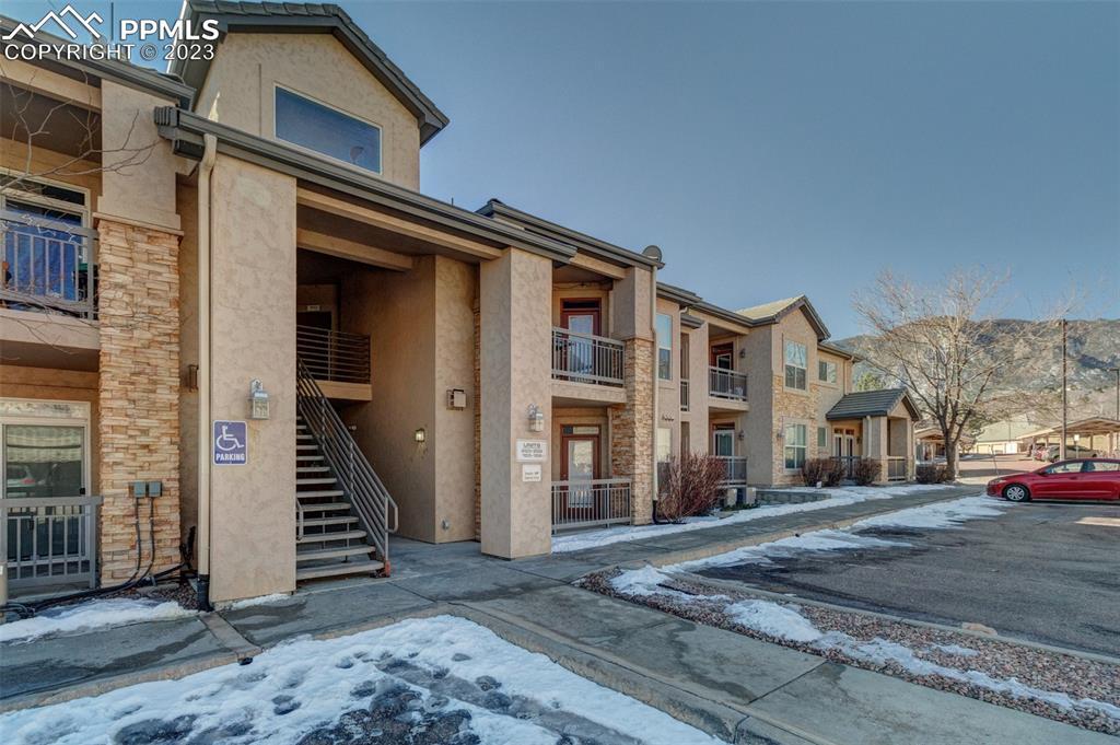 605 Cougar Bluff Point #106, Colorado Springs, CO 80906