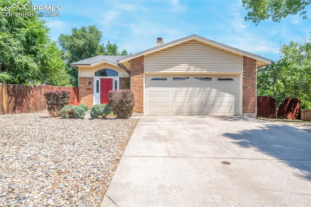 165 Eastcrest Ct., Colorado Springs, CO 80916