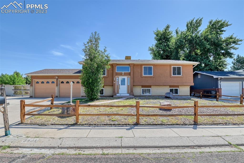 3905 Allgood Dr., Colorado Springs, CO 80911