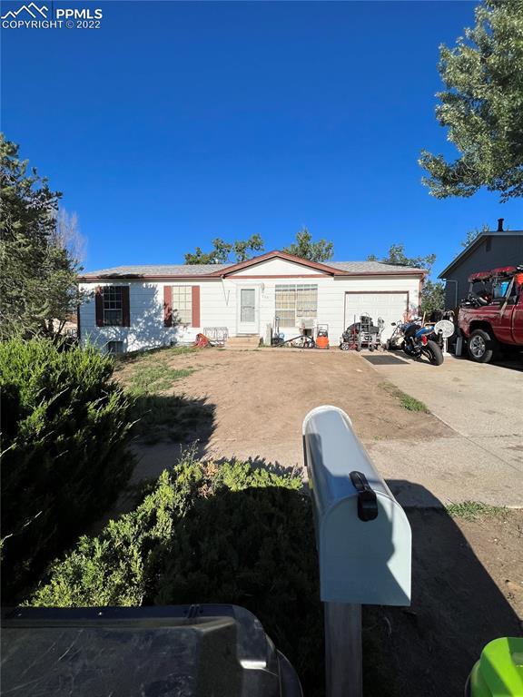 208 Frost Ln., Colorado Springs, CO 80916