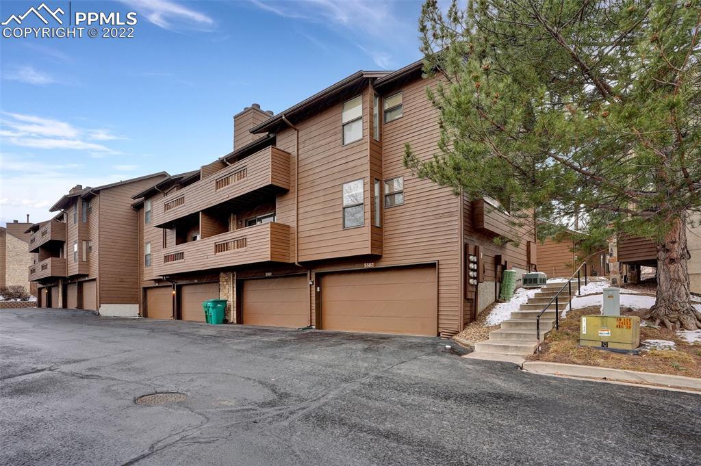 3305 Capstan Way, Colorado Springs, CO 80906