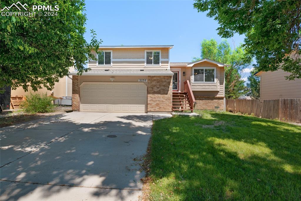 2235 Heathercrest Dr., Colorado Springs, CO 80915