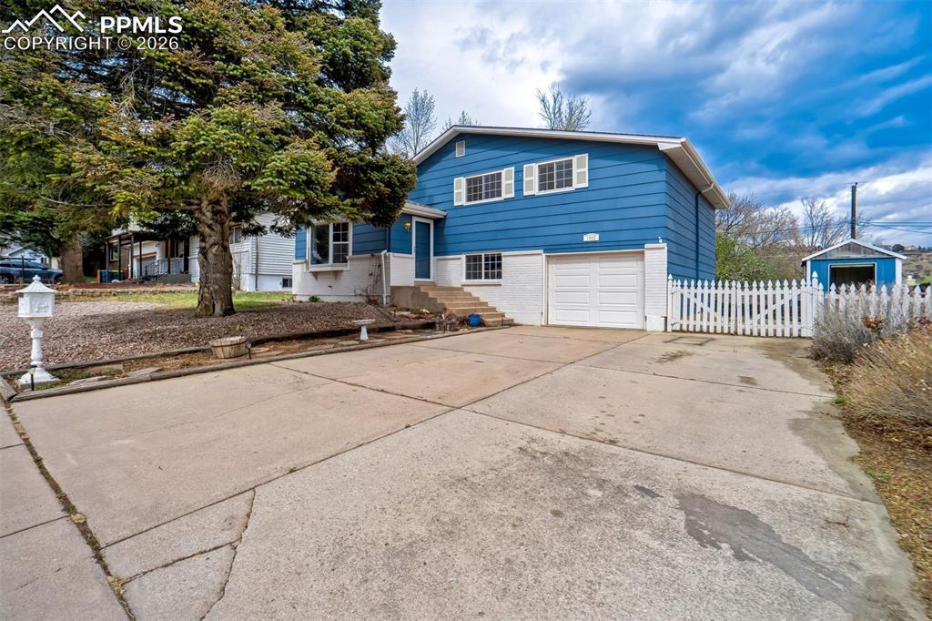 1002 Delft Dr., Colorado Springs, CO 80907