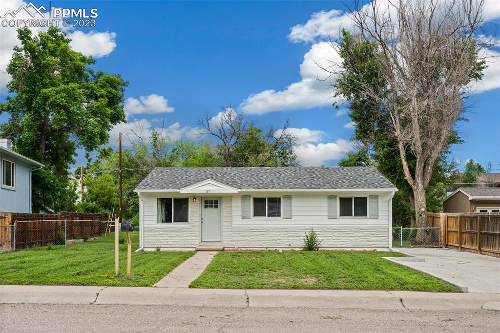 137 Hayes Dr., Colorado Springs, CO 80911