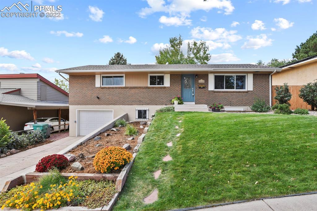 1910 Sussex Ln., Colorado Springs, CO 80909