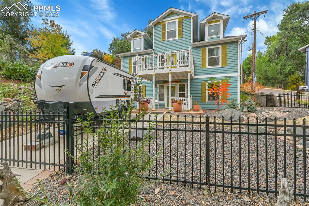 1207 Manitou Ave., Manitou Springs, CO 80829