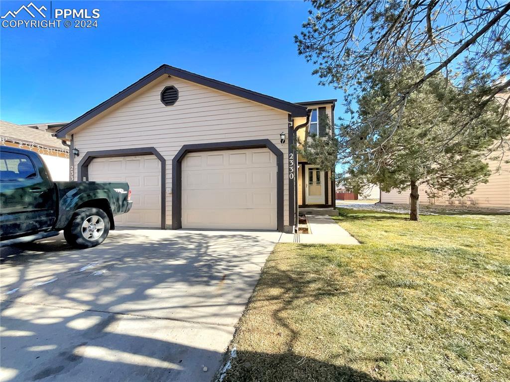 2330 Lexington Village Ln., Colorado Springs, CO 80916