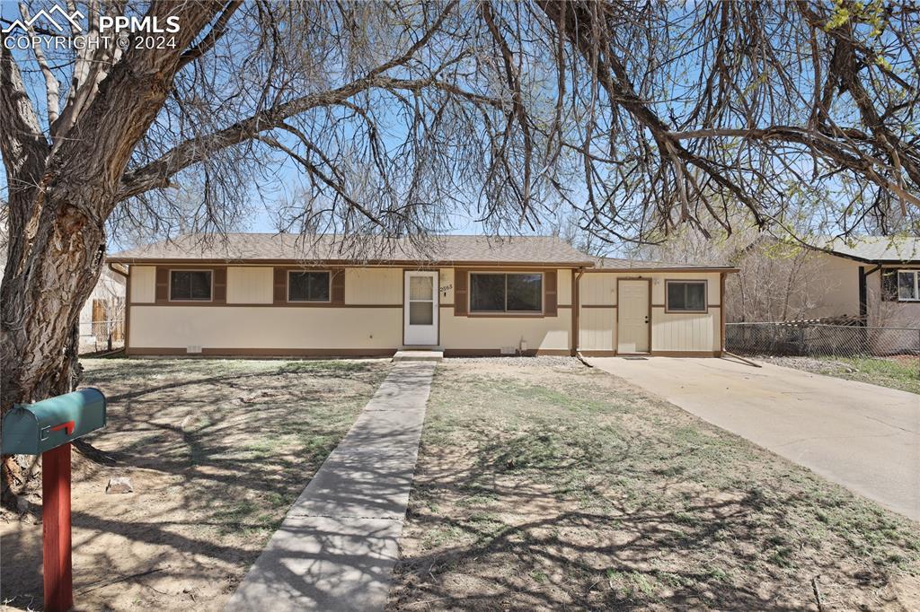 2565 Barkman Dr., Colorado Springs, CO 80916