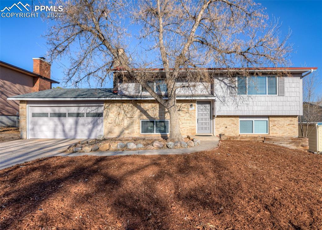 2885 El Capitan Dr., Colorado Springs, CO 80918