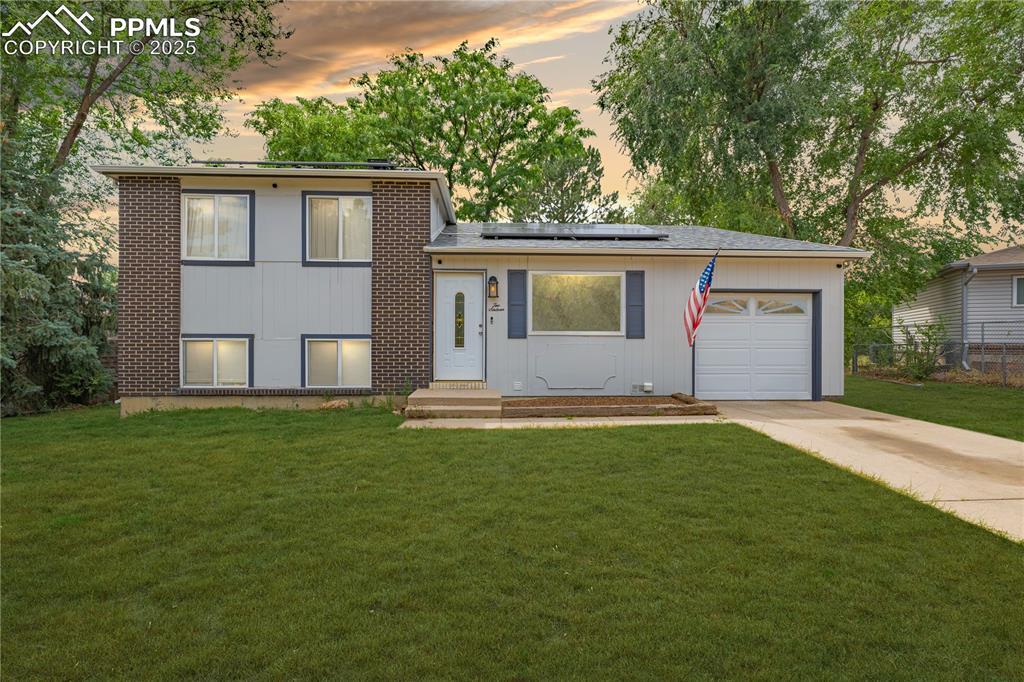 216 Chaucer Ct., Colorado Springs, CO 80916