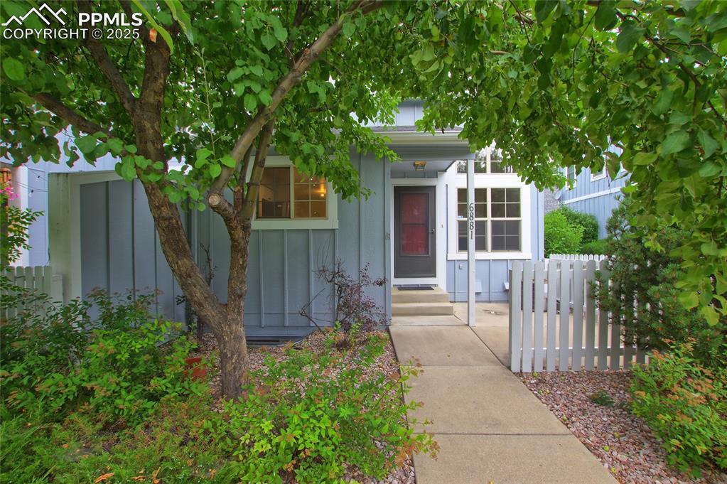 6881 Los Reyes Cir., Colorado Springs, CO 80918