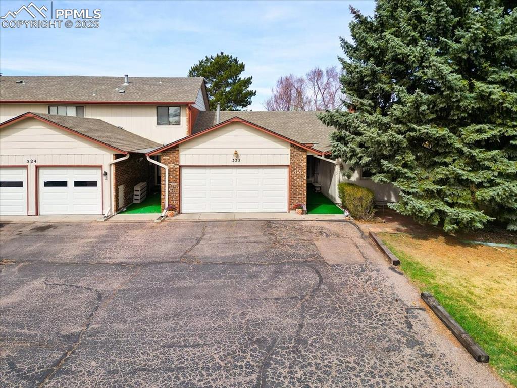 522 Lakewood Cir., Colorado Springs, CO 80910