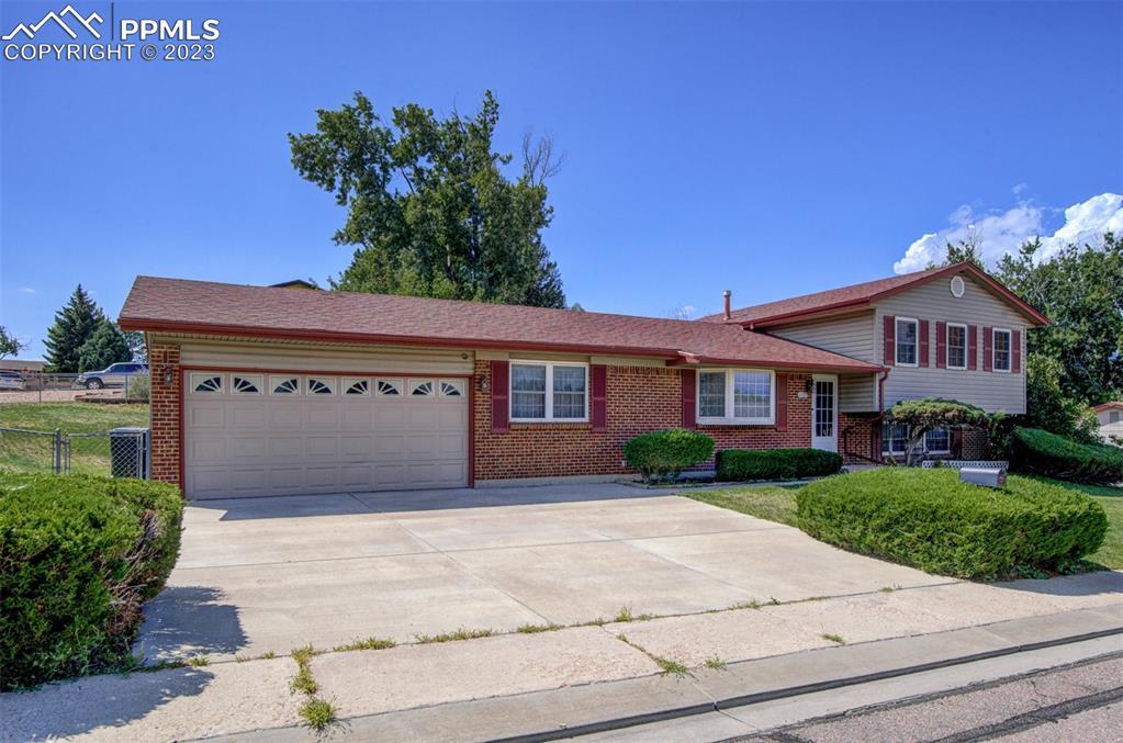 2127 Olympic Dr., Colorado Springs, CO 80910