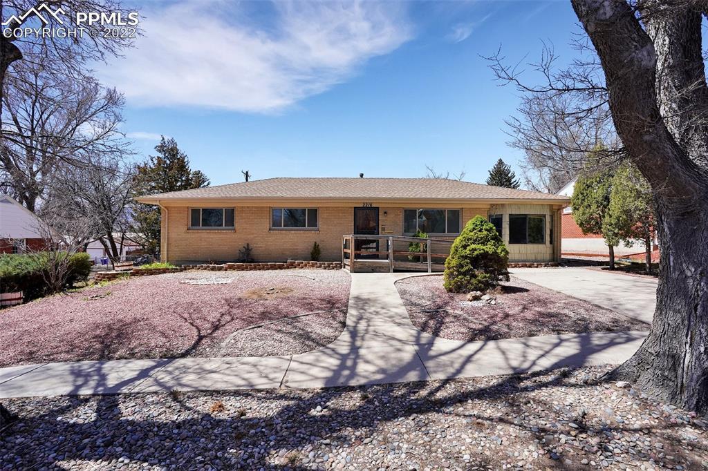 2216 Drakestone Dr., Colorado Springs, CO 80909